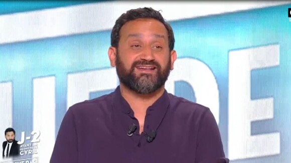 Cyril Hanouna a donné des nouvelles de sa mère Esther, convoquée au commissariat, dans Touche pas à mon poste, sur C8 le 21 juin 2017.