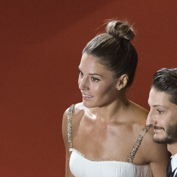 Exclusif - Natasha Andrews (robe Dior) et son compagnon Pierre Niney - Arrivées à la 42e cérémonie des César à la salle Pleyel à Paris. Le 24 février 2017 © Pierre Perusseau / Bestimage