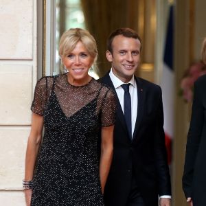 Le Président de la République Française, Emmanuel Macron et sa femme la Première dame Brigitte Macron (Trogneux) lors du dîner d'état en l'honneur du président de la République de Colombie Juan Manuel Santos et sa femme la Première dame Clemencia Rodriguez au Palais de L'Elysée à Paris, France, le 21 juin 2017. © Dominique Jacovides/Bestimage