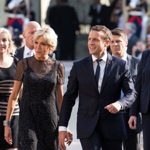 Le Président de la République Française, Emmanuel Macron et sa femme la Première dame Brigitte Macron (Trogneux) accueillent le président de la République de Colombie Juan Manuel Santos et sa femme la Première dame Clemencia Rodriguez au Palais de L'Elysée à Paris, France, le 21 juin 2017. © Cyril MoreauBestimage