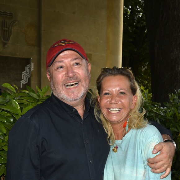 Oscar Sisto et Fiona Gélin - Pétanque des stars dans les jardins du Pavillon Gabriel à Paris le 22 juin 2017. © Coadic Guirec / Bestimage