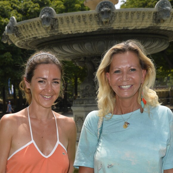 Emmanuelle Boidron et Fiona Gélin - Pétanque des stars dans les jardins du Pavillon Gabriel à Paris le 22 juin 2017. © Coadic Guirec / Bestimage