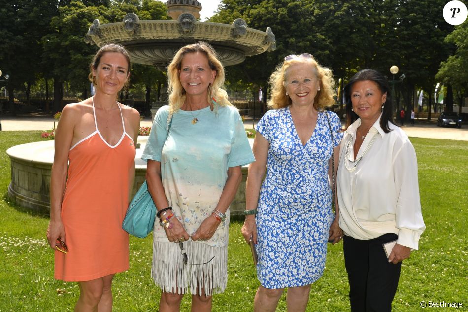 Emmanuelle Boidron Fiona Gélin Katia Tchenko et Jeanne D Hauteserres Maire du e