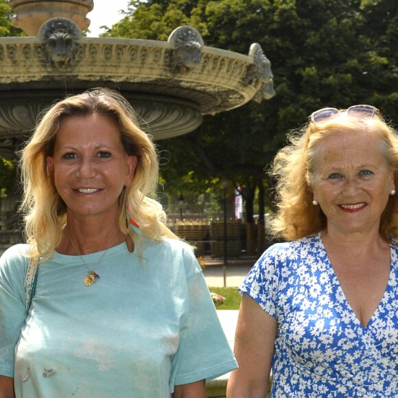 Emmanuelle Boidron, Fiona Gélin, Katia Tchenko et Jeanne D'Hauteserres. Maire du 8e arrondissement de Paris - Pétanque des stars dans les jardins du Pavillon Gabriel à Paris le 22 juin 2017. © Coadic Guirec / Bestimage