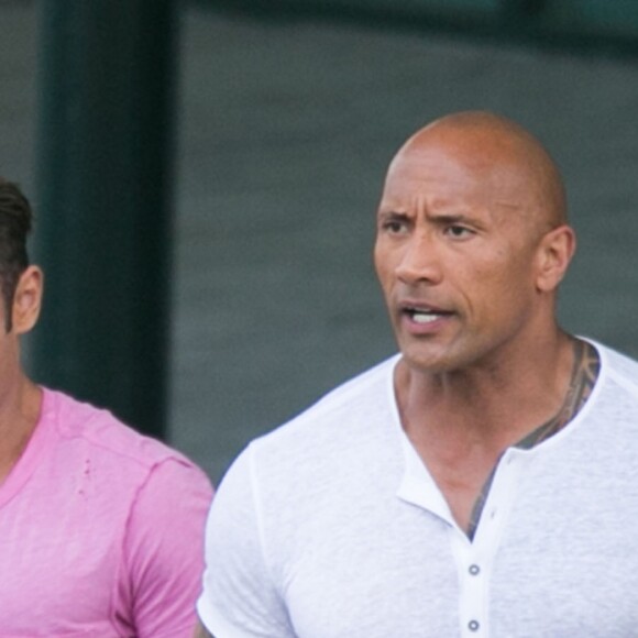 Exclusif - Alexandra Daddario, Dwayne Johnson et Zac Efron - Tournage de "Baywatch" à Miami le 16 mars 2016.