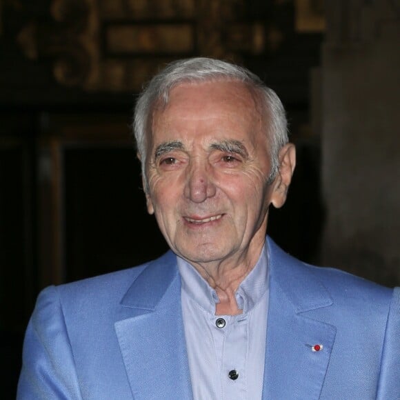 Charles Aznavour à Hollywood en octobre 2016 lors de la remise d'une étoile d'honneur pour sa contribution aux arts et son rôle au sein de la communauté arménienne à Hollywood.