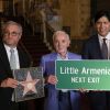 Charles Aznavour à Hollywood en octobre 2016 lors de la remise d'une étoile d'honneur pour sa contribution aux arts et son rôle au sein de la communauté arménienne à Hollywood.