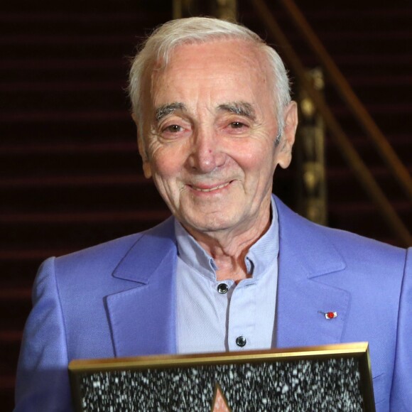 Charles Aznavour à Hollywood en octobre 2016 lors de la remise d'une étoile d'honneur pour sa contribution aux arts et son rôle au sein de la communauté arménienne à Hollywood.