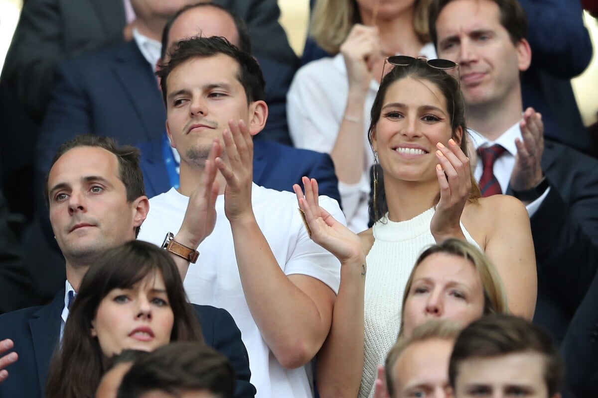 Photo Juan Arbelaez Et Sa Compagne Laury Thilleman Miss France Au Match Amical France