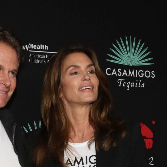 Cindy Crawford et son mari Rande Gerber lors du lancement The Cindy Crawfod Artist Series à Santa Monica, le 16 mars 2017.
