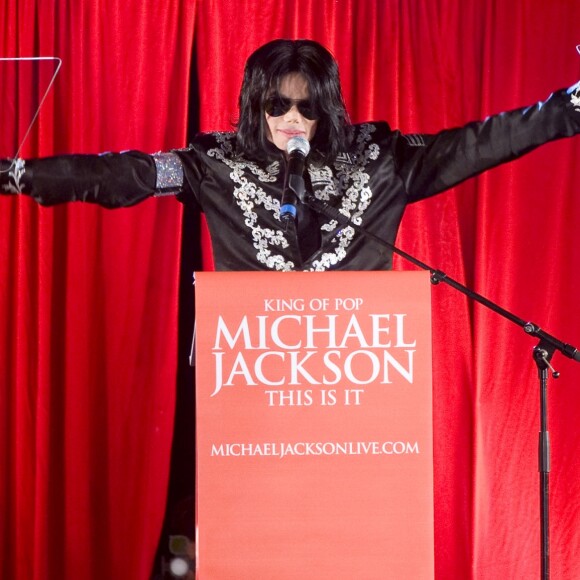 Michael Jackson annonce les dates anglaises de "This is it" à l'O2 Arena de Londres le 5 mars 2009.