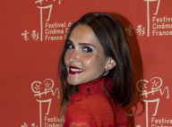 Joyce Jonathan : Décolleté XXL et sourire charmeur, la chanteuse s'éclate !