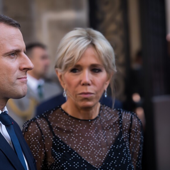 Le Président de la République Française, Emmanuel Macron et sa femme la Première dame Brigitte Macron (Trogneux) accueillent le président de la République de Colombie Juan Manuel Santos et sa femme la Première dame Clemencia Rodriguez au Palais de L'Elysée à Paris, France, le 21 juin 2017. © Cyril MoreauBestimage