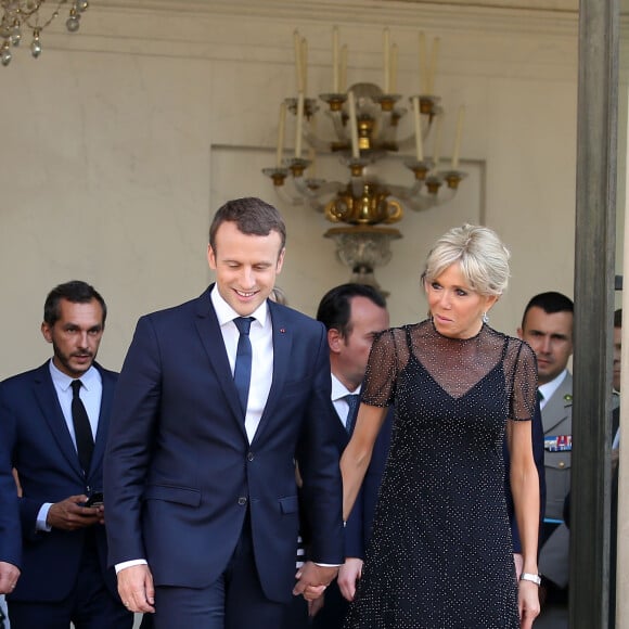 Le Président de la République Française, Emmanuel Macron et sa femme la Première dame Brigitte Macron (Trogneux) accueillent le président de la République de Colombie Juan Manuel Santos et sa femme la Première dame Clemencia Rodriguez au Palais de L'Elysée à Paris, France, le 21 juin 2017. © Dominique Jacovides/Bestimage