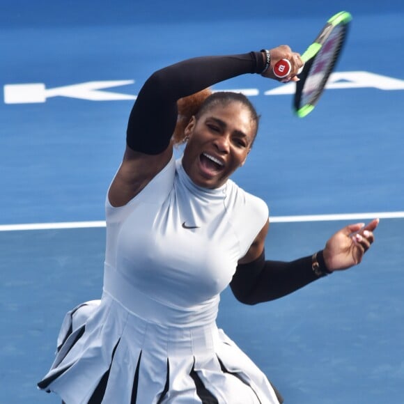 Serena Williams battue au deuxième tour par sa compatriote Madison Brengle ( 6-4, 6-7, 6-4) lors du tournoi d'Auckland, Nouvelle Zélande, le 4 janvier 2017.