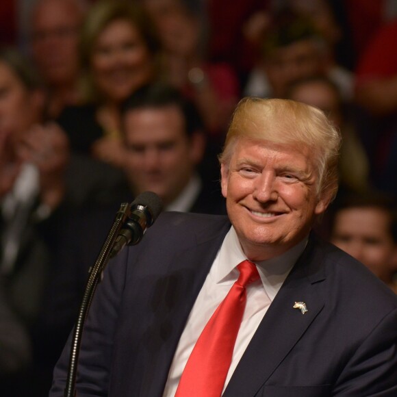 Donald Trump  annule l'accord avec Cuba lors d'un discours à Miami, le 16 juin 2017.