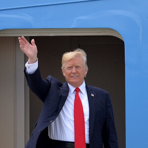 Le président Donald Trump arrive à l'aéroport de Miami le 16 juin 2017.