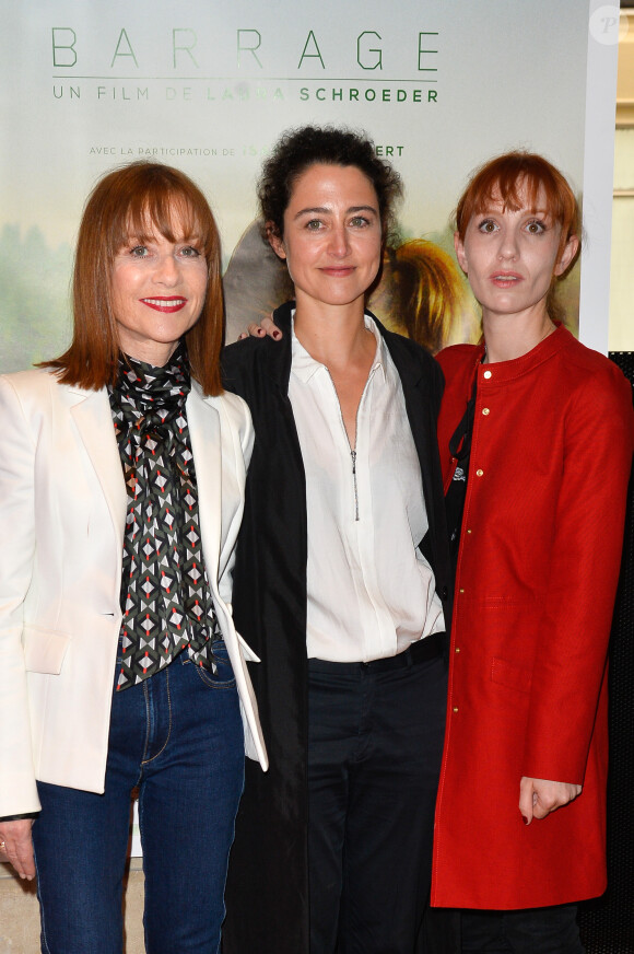 Laura Schroeder, Isabelle Huppert et Lolita Chammah à l'avant-première du film "Barrage" au cinéma MK2 Odéon à Paris, le 29 juin 2017. © Guirec Coadic/Bestimage