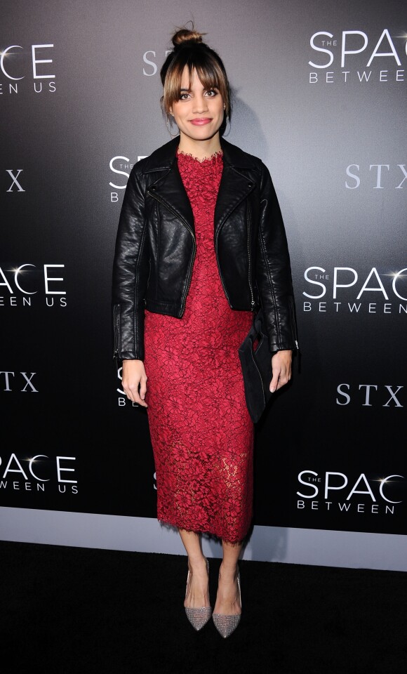 Natalie Morales à la première de The Space Between Us à Los Angeles, le 17 janvier 2017