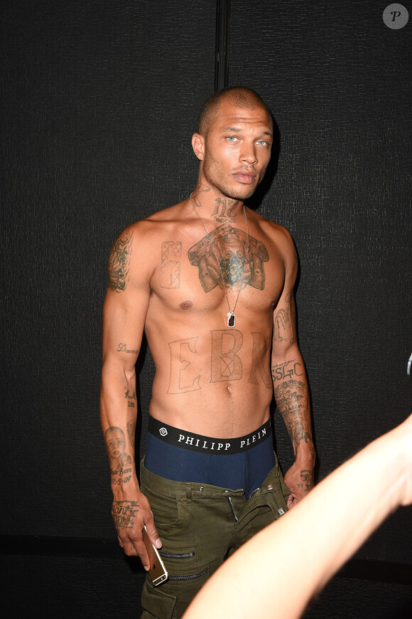 Jeremy Meeks - Backstage du défilé de mode Hommes "Philipp Plein" 2018 lors de la fashion week de Milan. Le 17 juin 2017