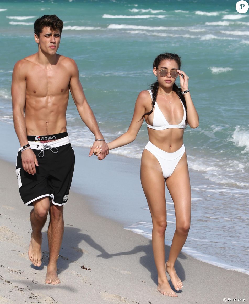 Madison Beer Maillot De Bain Madison Beer et son compagnon Jack Gilinsky profitent de la plage à Miami  le 30 décembre 2016 - Purepeople