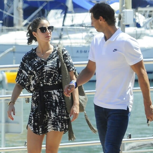 Exclusif - Rafael Nadal passe ses vacances avec sa compagne Maria Francesca "Xisca" Perello et le joueur de football Fernando Llorente, sa femme Maria et leur fille sur son yacht à Majorque en Espagne le 14 juin 2017.