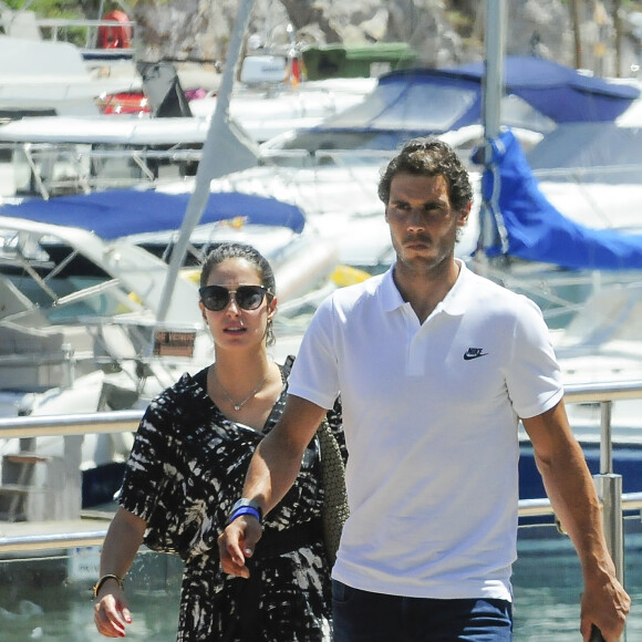 Exclusif - Rafael Nadal passe ses vacances avec sa compagne Maria Francesca "Xisca" Perello et le joueur de football Fernando Llorente, sa femme Maria et leur fille sur son yacht à Majorque en Espagne le 14 juin 2017.