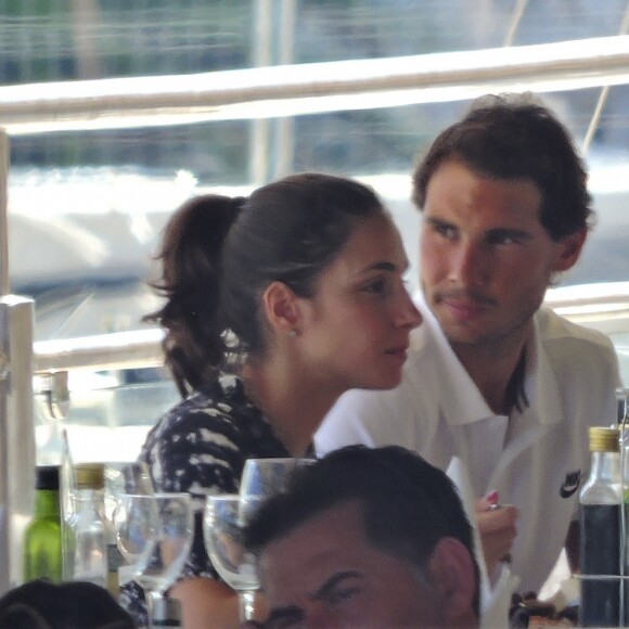 Exclusif - Rafael Nadal passe ses vacances avec sa compagne Maria Francesca "Xisca" Perello et le joueur de football Fernando Llorente, sa femme Maria et leur fille sur son yacht à Majorque en Espagne le 14 juin 2017.