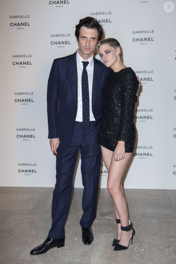 Olivier Polge et Kristen Stewart (égérie du nouveau parfum "Gabrielle Chanel") - Soirée de présentation du nouveau parfum Chanel, "Gabrielle Chanel", en marge de la Fashion Week Haute Couture automne-hiver 2017/2018. Palais de Tokyo, Paris, le 4 juillet 2017. © Olivier Borde/Bestimage