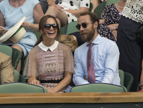 Pippa Middleton et son frère James Middleton au tournoi de tennis de Wimbledon à Londres,  le 5 juillet 2017.