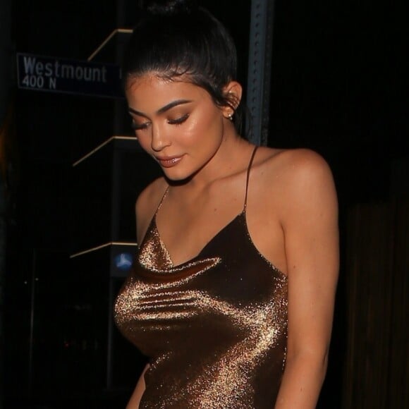 Kylie Jenner en tenue très sexy dans les rues de Los Angeles Le 16 Juin 2016