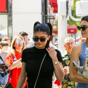 Exclusif - Kendall et Kylie Jenner passent la journée avec leur père Caitlyn Jenner pour la fête des pères à Beverly Hills le 18 juin 2017.