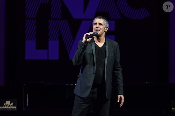 Julien Clerc en concert au Fnac Live Festival à l'Hôtel de Ville à Paris. Du jeudi 6 au samedi 8 juillet 2017, la Fnac reprend place sur le Parvis de l'Hôtel de Ville de Paris ainsi que dans ses salons pour offrir au public 3 soirées de concerts gratuits. Paris, le 6 juillet 2017. © Lionel Urman/Bestimage