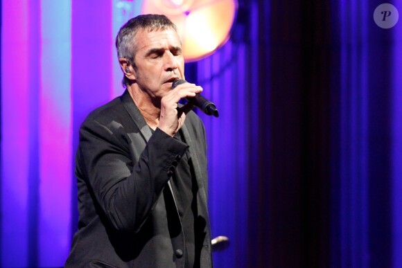 Julien Clerc en concert lors du Fnac Live Festival à l'Hôtel de Ville à Paris, le 6 juillet 2017. © Lise Tuillier/Bestimage