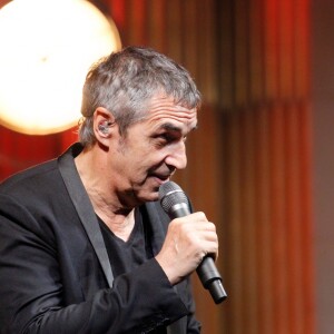 Julien Clerc en concert lors du Fnac Live Festival à l'Hôtel de Ville à Paris, le 6 juillet 2017. © Lise Tuillier/Bestimage