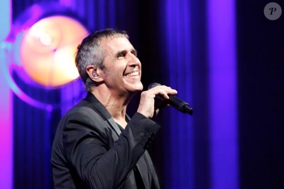 Julien Clerc en concert lors du Fnac Live Festival à l'Hôtel de Ville à Paris, le 6 juillet 2017. © Lise Tuillier/Bestimage