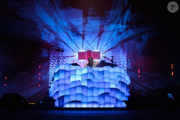 Mome (Møme) en concert sur le parvis lors du Fnac Live Festival à l'Hôtel de Ville à Paris, le 6 juillet 2017. © Lise Tuillier/Bestimage