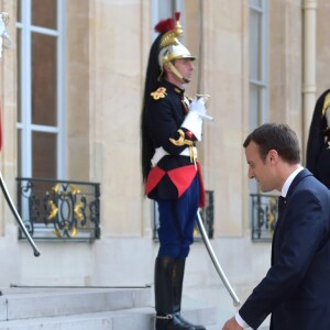 Le président de la République française Emmanuel Macron et sa femme la première dame Brigitte Macron reçoivent le premier ministre d'Australie, Malcolm Turnbull et sa femme Lucy Turnbull pour un dîner de travail au Palais de l'Elysée à Paris, France, le 8 juillet 2017. © Giancarlo Gorassini/Bestimage