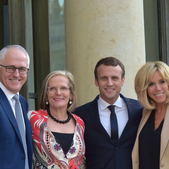 Le président de la République française Emmanuel Macron et sa femme la première dame Brigitte Macron reçoivent le premier ministre d'Australie, Malcolm Turnbull et sa femme Lucy Turnbull pour un dîner de travail au Palais de l'Elysée à Paris, France, le 8 juillet 2017. © Giancarlo Gorassini/Bestimage