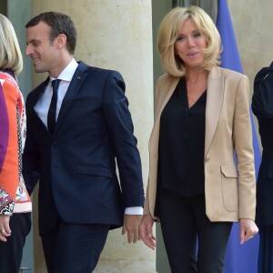 Le président de la République française Emmanuel Macron et sa femme la première dame Brigitte Macron reçoivent le premier ministre d'Australie, Malcolm Turnbull et sa femme Lucy Turnbull pour un dîner de travail au Palais de l'Elysée à Paris, France, le 8 juillet 2017. © Giancarlo Gorassini/Bestimage