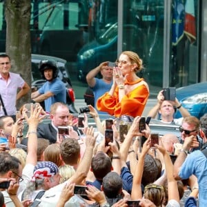 Céline Dion à la sortie de l'hôtel Le Royal Monceau à Paris, France, le 9 juillet 2017.