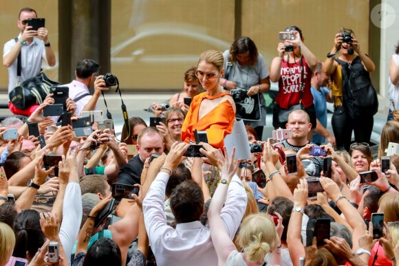 La diva Céline Dion à la sortie de l'hôtel Le Royal Monceau à Paris, France, le 9 juillet 2017.