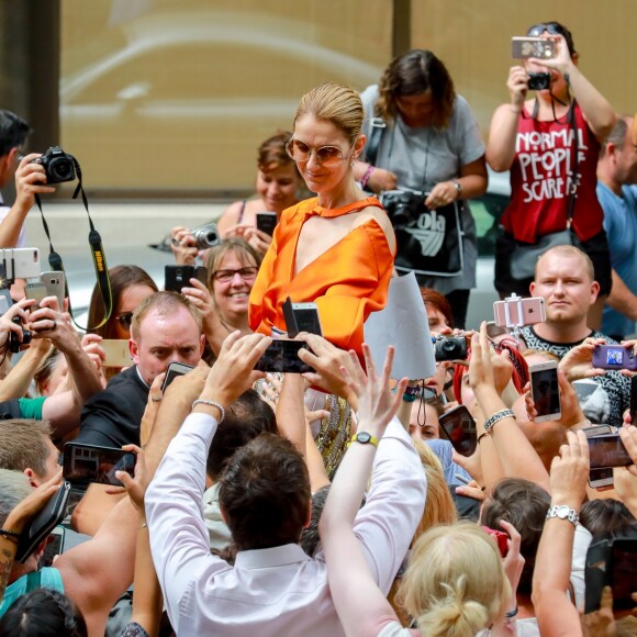 La diva Céline Dion à la sortie de l'hôtel Le Royal Monceau à Paris, France, le 9 juillet 2017.