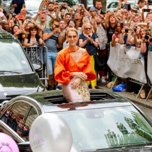 Céline Dion à la sortie de l'hôtel Le Royal Monceau à Paris, France, le 9 juillet 2017.