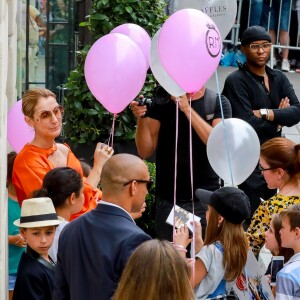 Céline Dion à la sortie de l'hôtel Le Royal Monceau à Paris, France, le 9 juillet 2017.