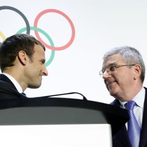 Conférence de presse commune du président Emmanuel Macron et de Thomas Bach, président du comité international olympique à Lausanne à l'issue de leur entretien le 10 juillet 2017. © Stéphane Lemouton / Bestimage