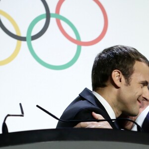 Conférence de presse commune du président Emmanuel Macron et de Thomas Bach, président du comité international olympique à Lausanne à l'issue de leur entretien le 10 juillet 2017. © Stéphane Lemouton / Bestimage