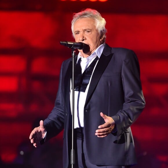 Exclusif - Michel Sardou chante aux Arènes de Nîmes pour le second concert de sa dernière tournée "La Dernière Danse" le 7 juillet 2017. © Bruno Bebert / Bestimage