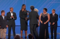 Michelle Obama remet à Tim Shriver, fils d'Eunice Kennedy Shriver, le Prix Arthur Ashe du Courage aux ESPY Awards 2017. Los Angeles, le 12 juillet 2018.