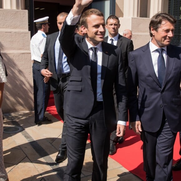 Le maire de Nice, Christian Estrosi, sa femme Laura Tenoudji (enceinte), le président de la République Emmanuel Macron, sa femme Brigitte Macron (Trogneux) - Le président de la République est reçu par l'hôtel de ville de Nice pour un entretien avant la cérémonie d'hommage aux victimes de l'attentat du 14 juillet 2016 à Nice, le 14 juillet 2017. © Cyril Moreau/Bestimage